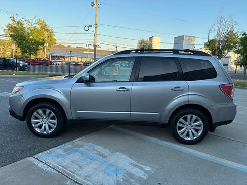 Used 2011 Subaru Forester 2.5X Limited AWD/4WD image 8