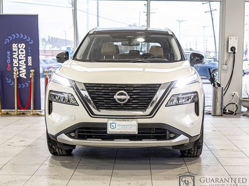 Used 2022 Nissan Rogue Platinum w/ Head-Up Display Package image 2