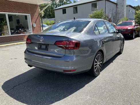 Used 2016 Volkswagen Jetta Sport FWD image 6