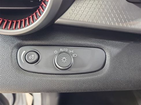 Certified 2024 Chevrolet Trax RS w/ Driver Confidence Package image 32