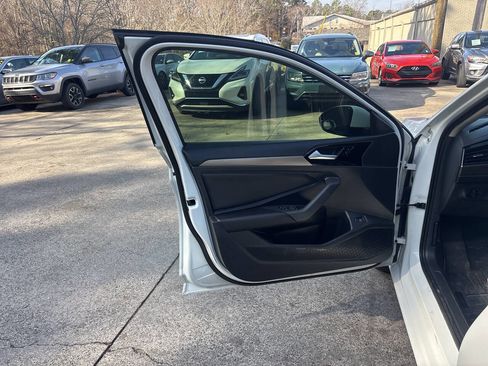 Used 2019 Volkswagen Jetta SEL Premium image 8