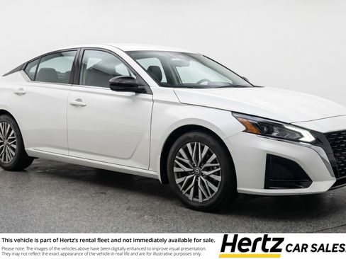 Used 2025 Nissan Altima 2.5 SV FWD image 1