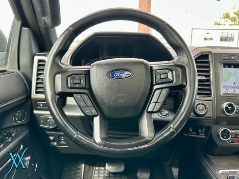 Used 2019 Ford Expedition Limited w/ Equipment Group 302A AWD/4WD image 33