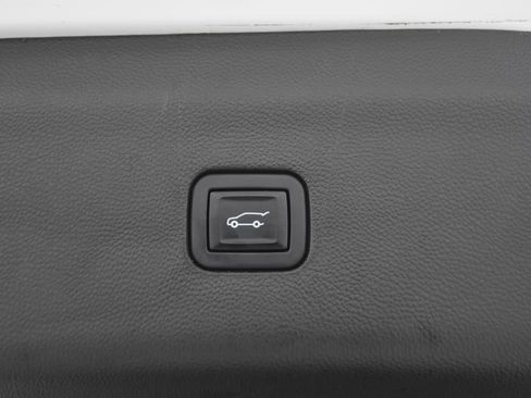Used 2022 Buick Enclave Essence FWD image 36