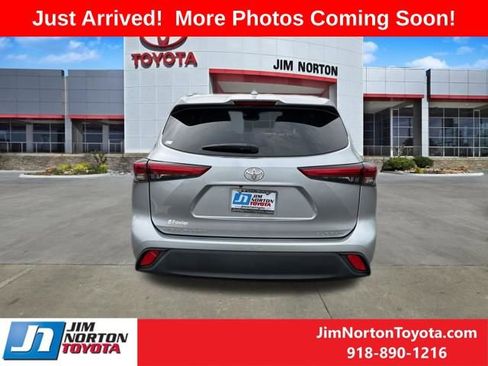 Used 2020 Toyota Highlander XLE image 6
