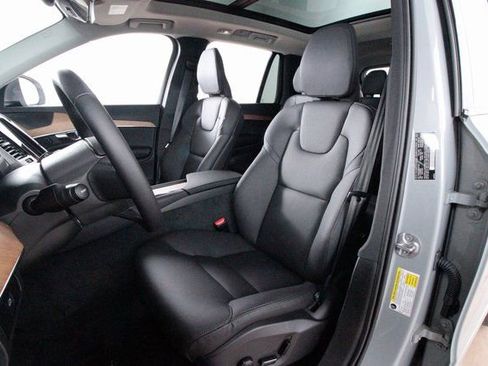 Certified 2025 Volvo XC90 B6 Plus w/ Protection Package Premier image 21