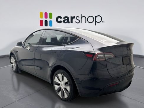 Used 2024 Tesla Model Y Long Range AWD/4WD image 3