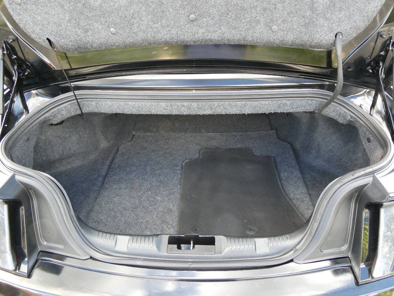 Used 2019 Ford Mustang Premium RWD image 33