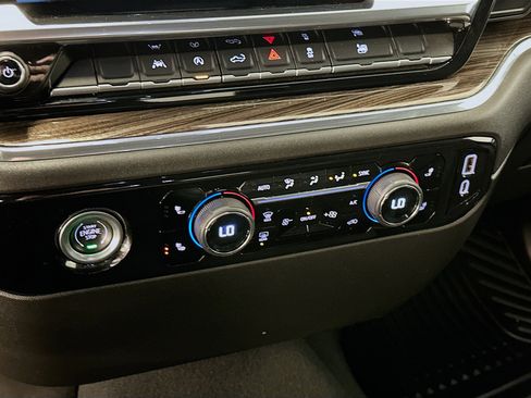 Used 2023 Chevrolet Silverado 1500 LT image 24