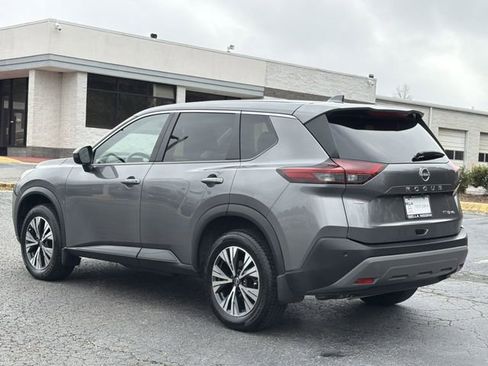Certified 2023 Nissan Rogue SV image 24