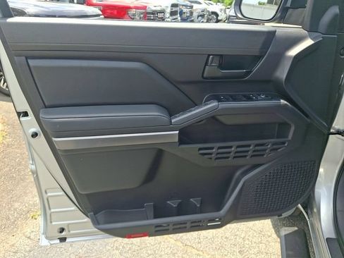Used 2025 Toyota Tacoma SR5 RWD image 12