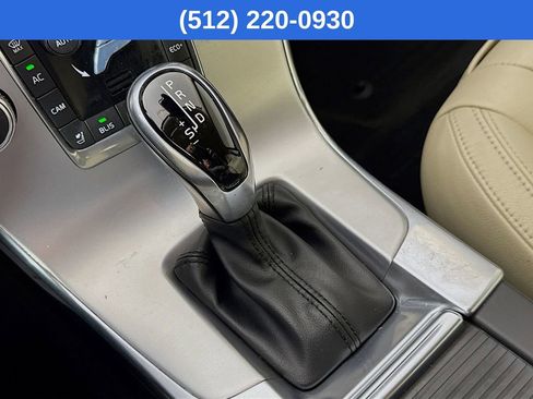 Used 2018 Volvo V60 T5 Dynamic w/ Vision Package image 21