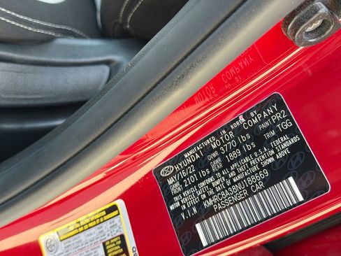 Certified 2022 Hyundai Venue SEL FWD image 29