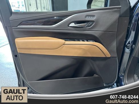 Used 2023 Cadillac Escalade ESV Premium Luxury AWD/4WD image 12