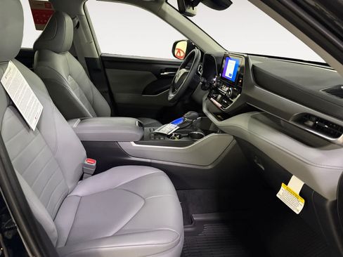 Used 2026 Toyota Highlander XLE AWD/4WD image 21