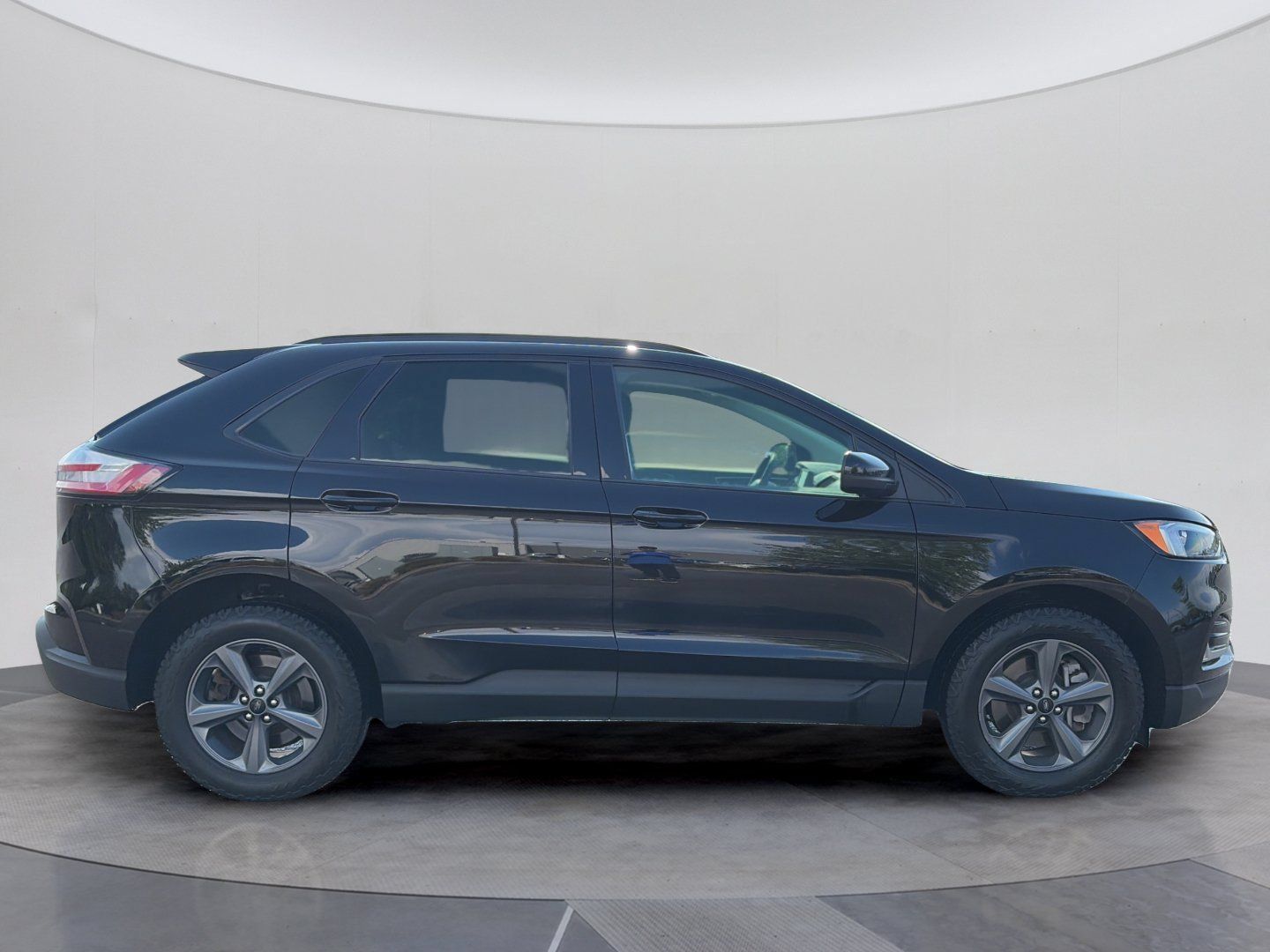 Used 2024 Ford Edge SEL w/ Sport Appearance Package AWD/4WD image 9