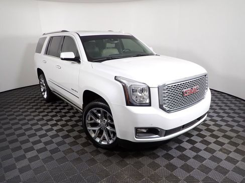 Used 2017 GMC Yukon Denali w/ Open Road Package image 8