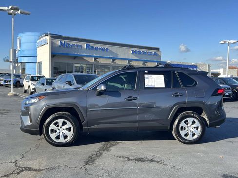 Used 2019 Toyota RAV4 LE image 2