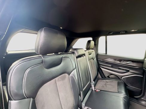 Used 2022 Jeep Grand Cherokee Altitude image 28