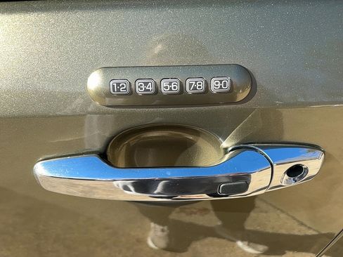 Used 2013 Lincoln MKX FWD image 20