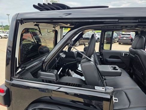 Used 2023 Jeep Wrangler Unlimited Rubicon 4xe w/ Steel Bumper Group AWD/4WD image 11