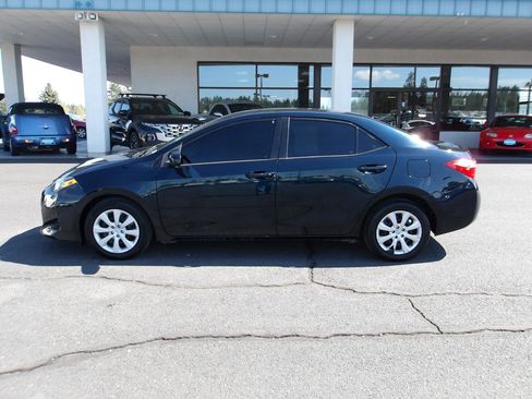 Used 2019 Toyota Corolla LE FWD image 2