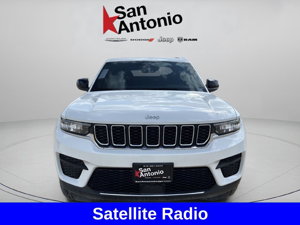 New 2025 Jeep Grand Cherokee Laredo X w/ Luxury Tech Group I RWD image 4