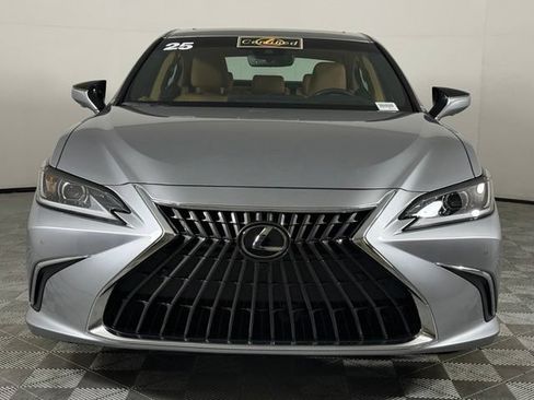 Used 2025 Lexus ES 300h w/ Technology Package FWD image 12