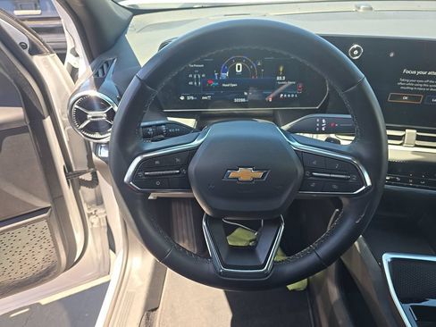 Used 2025 Chevrolet Equinox LT AWD/4WD image 14