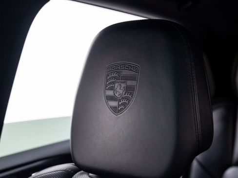 Certified 2017 Porsche Cayenne Platinum Edition image 25