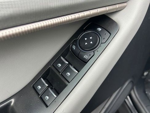 Used 2025 Ford Explorer Active w/ Active Comfort Package image 21