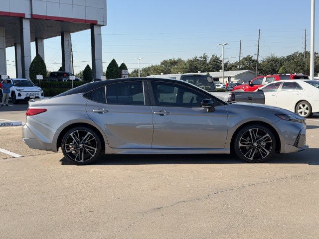 Used 2025 Toyota Camry XSE FWD image 7