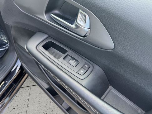 Used 2025 Chrysler Pacifica Select FWD image 39