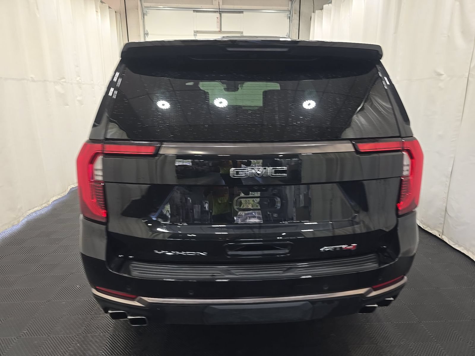 Used 2025 GMC Yukon AT4 Ultimate w/ LPO, Floor Liner Package AWD/4WD image 14