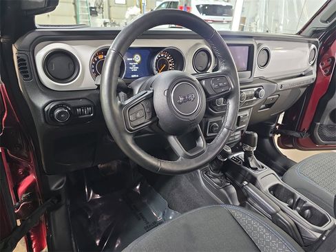 Used 2021 Jeep Wrangler Islander image 14