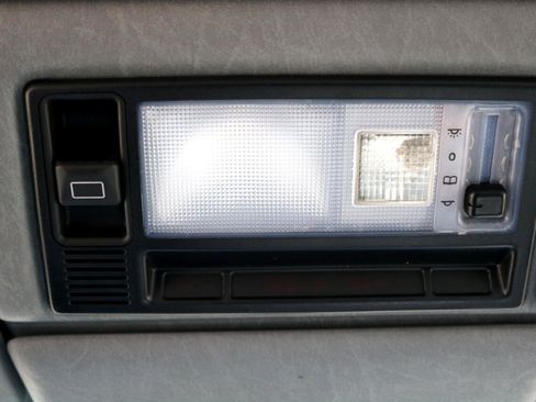 Used 1990 Mercedes-Benz 300 SE image 19