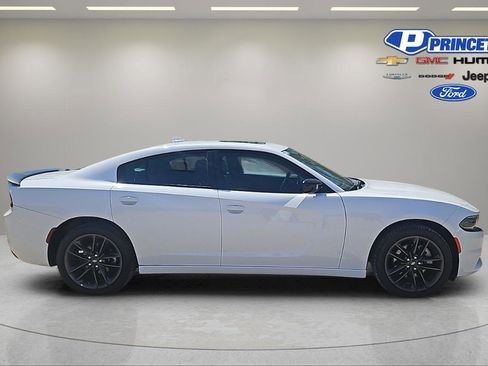 Used 2023 Dodge Charger SXT w/ Plus Group AWD/4WD image 8