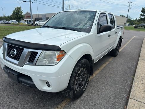 Used 2018 Nissan Frontier SV RWD image 8