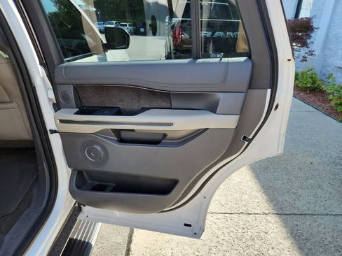 Used 2019 Ford Expedition Limited w/ Driver Assistance Package RWD image 24