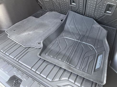 Used 2024 Chevrolet Equinox LT w/ LPO, Floor Liner Package FWD image 38