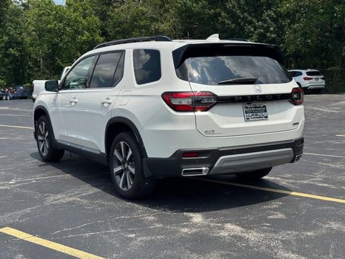 Certified 2025 Honda Pilot Touring image 7