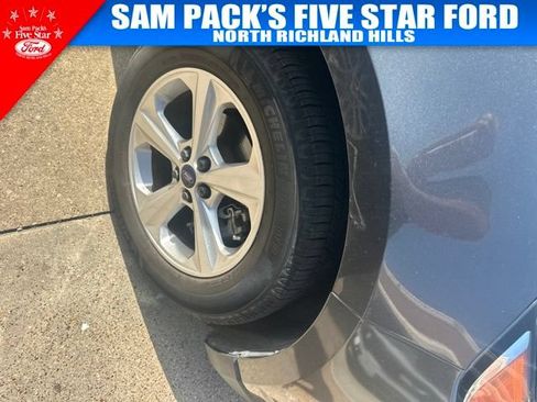 Used 2015 Ford Edge SE FWD image 4