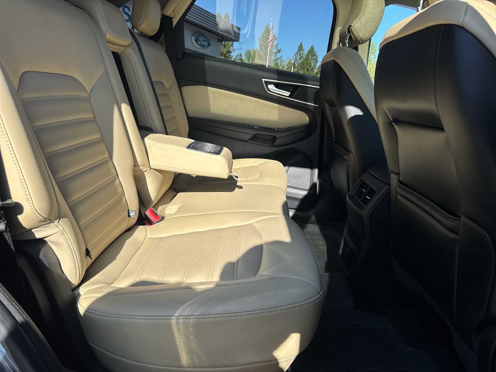 Used 2019 Ford Edge SEL w/ Cold Weather Package AWD/4WD image 14