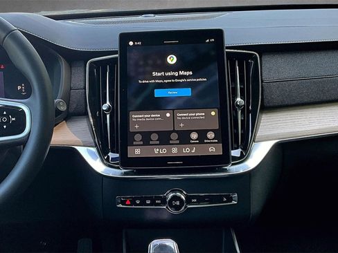 New 2026 Volvo XC90 B6 Plus w/ Protection Package Premier image 6