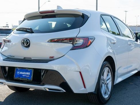 Used 2022 Toyota Corolla SE w/ SE Preferred Package image 6