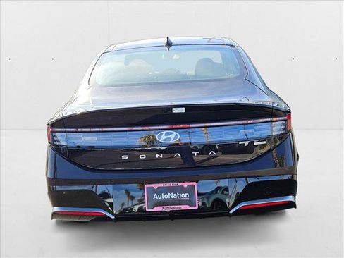 New 2025 Hyundai Sonata Limited image 6