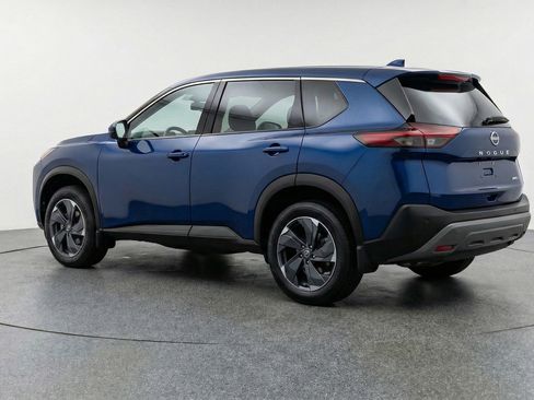 Used 2025 Nissan Rogue SV AWD/4WD image 6