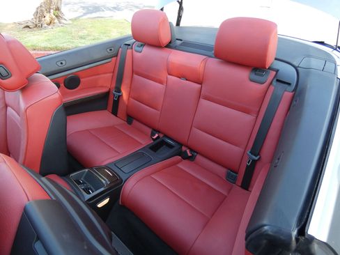 Used 2013 BMW 328i Convertible image 34