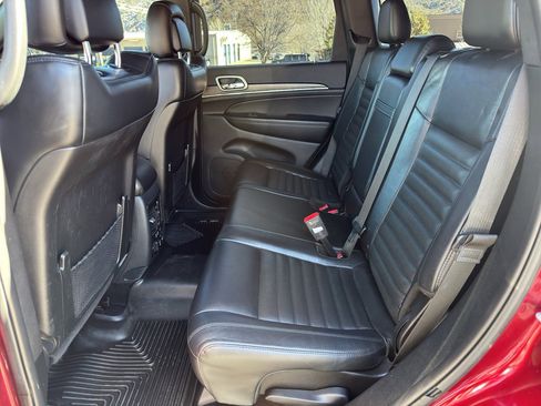 Used 2018 Jeep Grand Cherokee Limited image 16