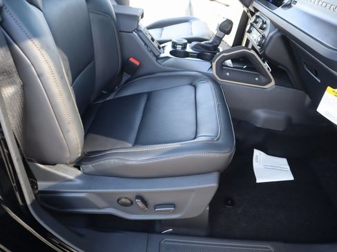 New 2025 Ford Bronco Badlands image 16